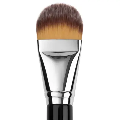 Pljosnata četkica za tečni puder - Master Line 35M