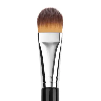 Mala pljosnata četkica za tečni puder - Master Line 33M